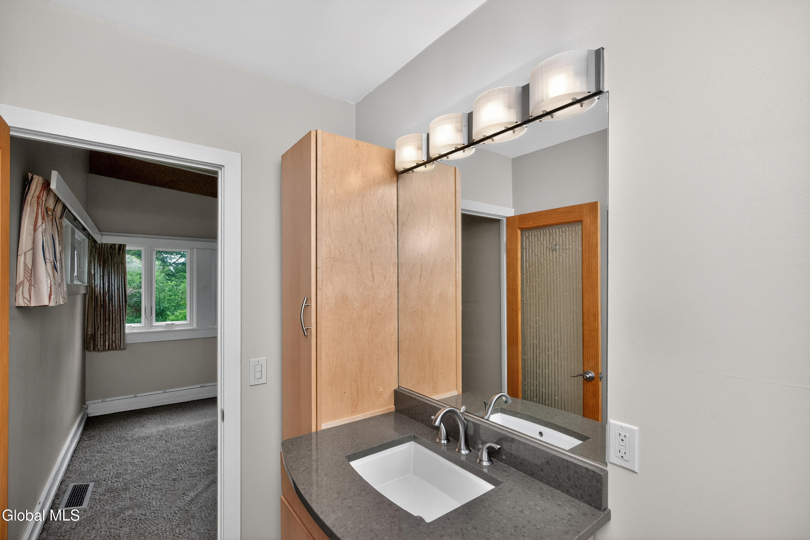 323 Oakridge Drive Schenectady NY 12306