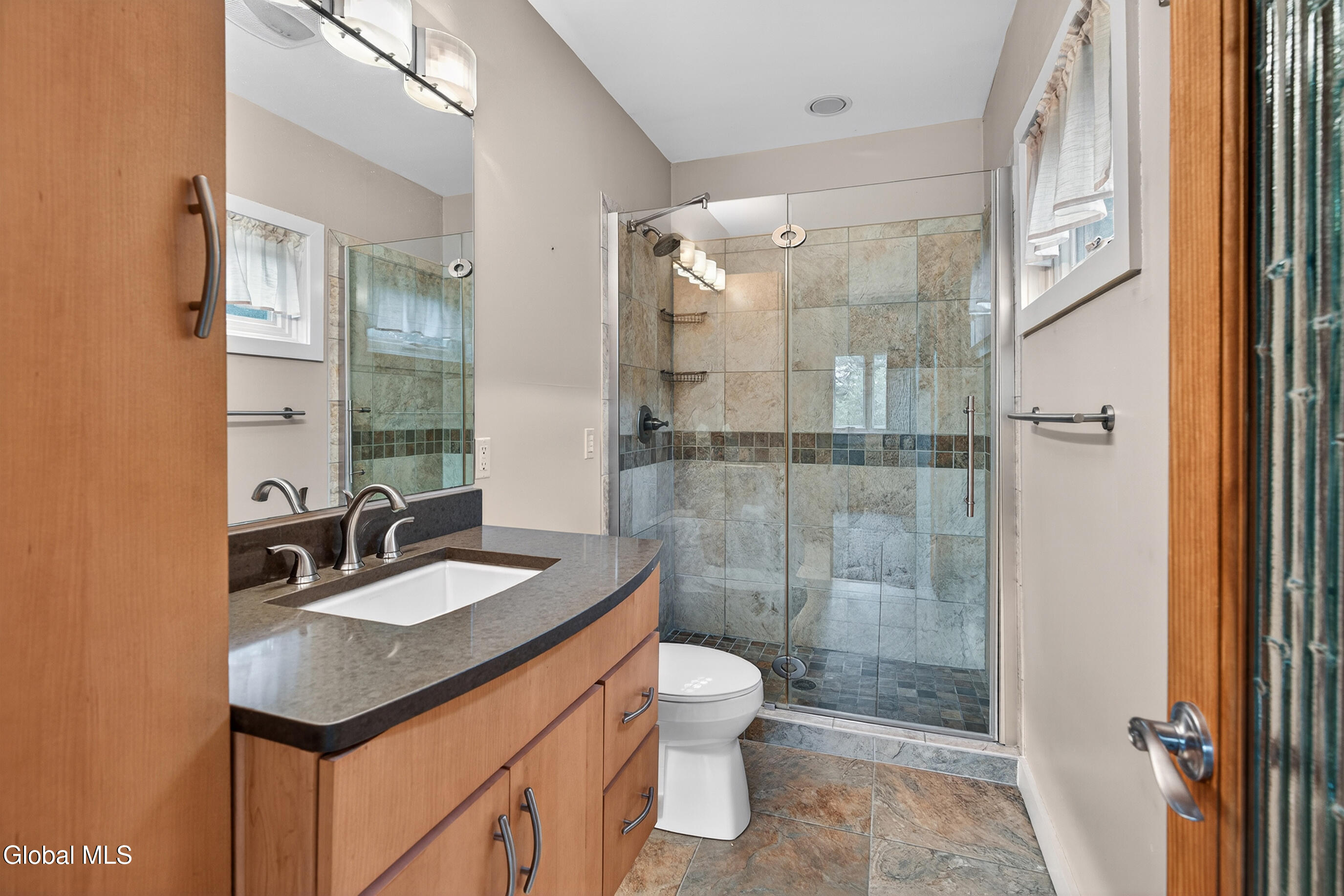 323 Oakridge Drive Schenectady NY 12306