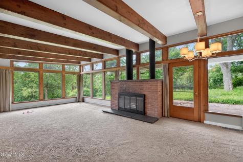 323 Oakridge Drive Schenectady NY 12306