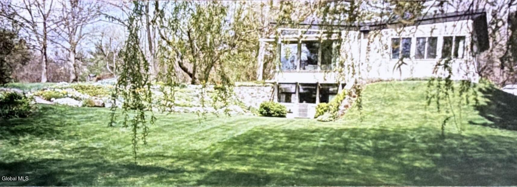 323 Oakridge Drive Schenectady NY 12306