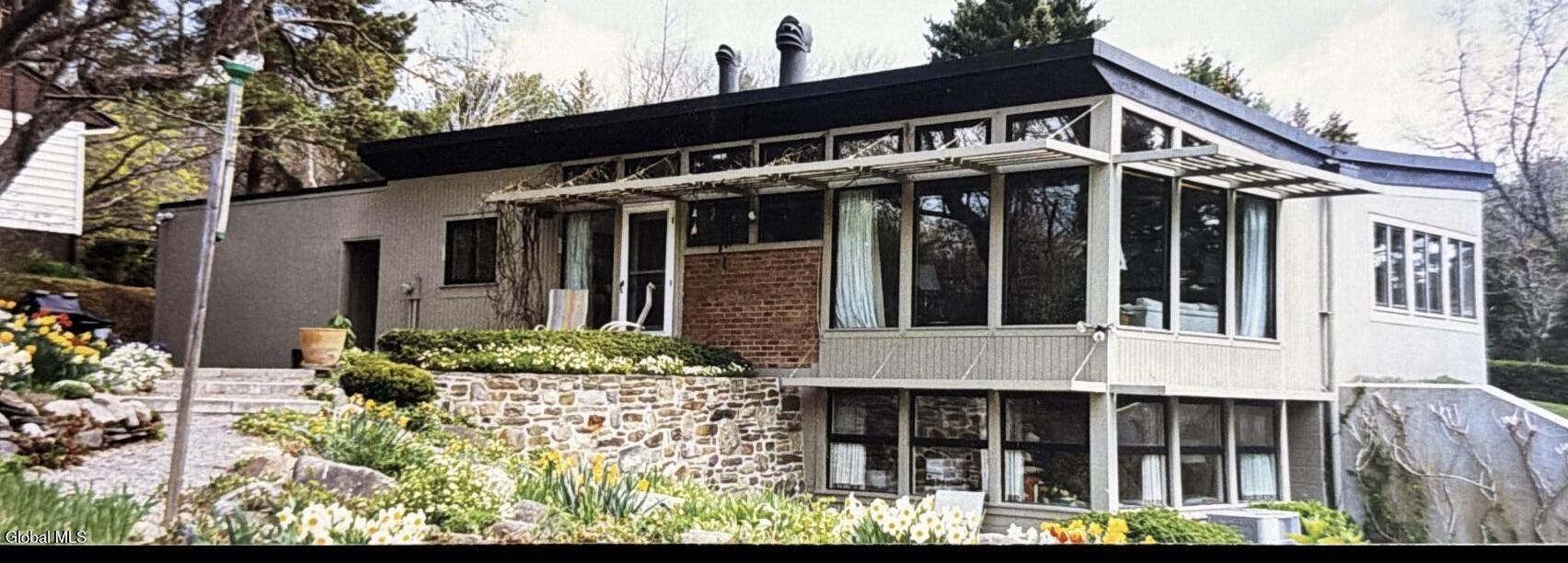 323 Oakridge Drive Schenectady NY 12306