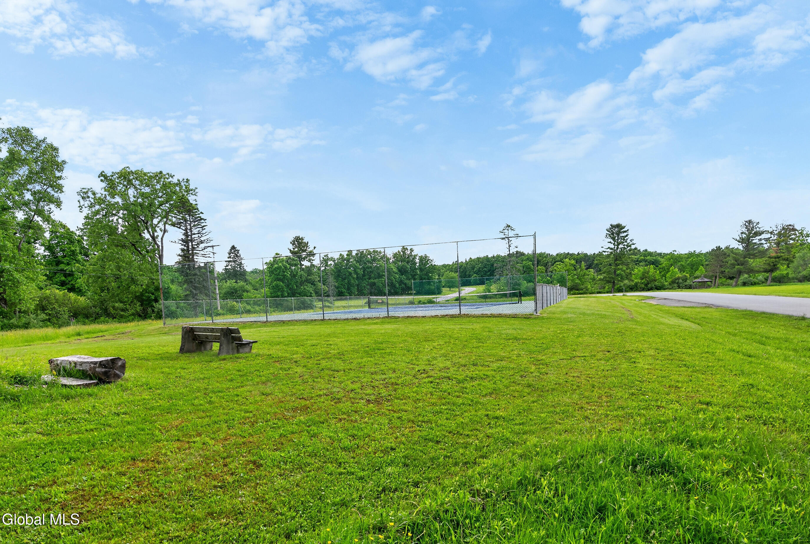 323 Oakridge Drive Schenectady NY 12306