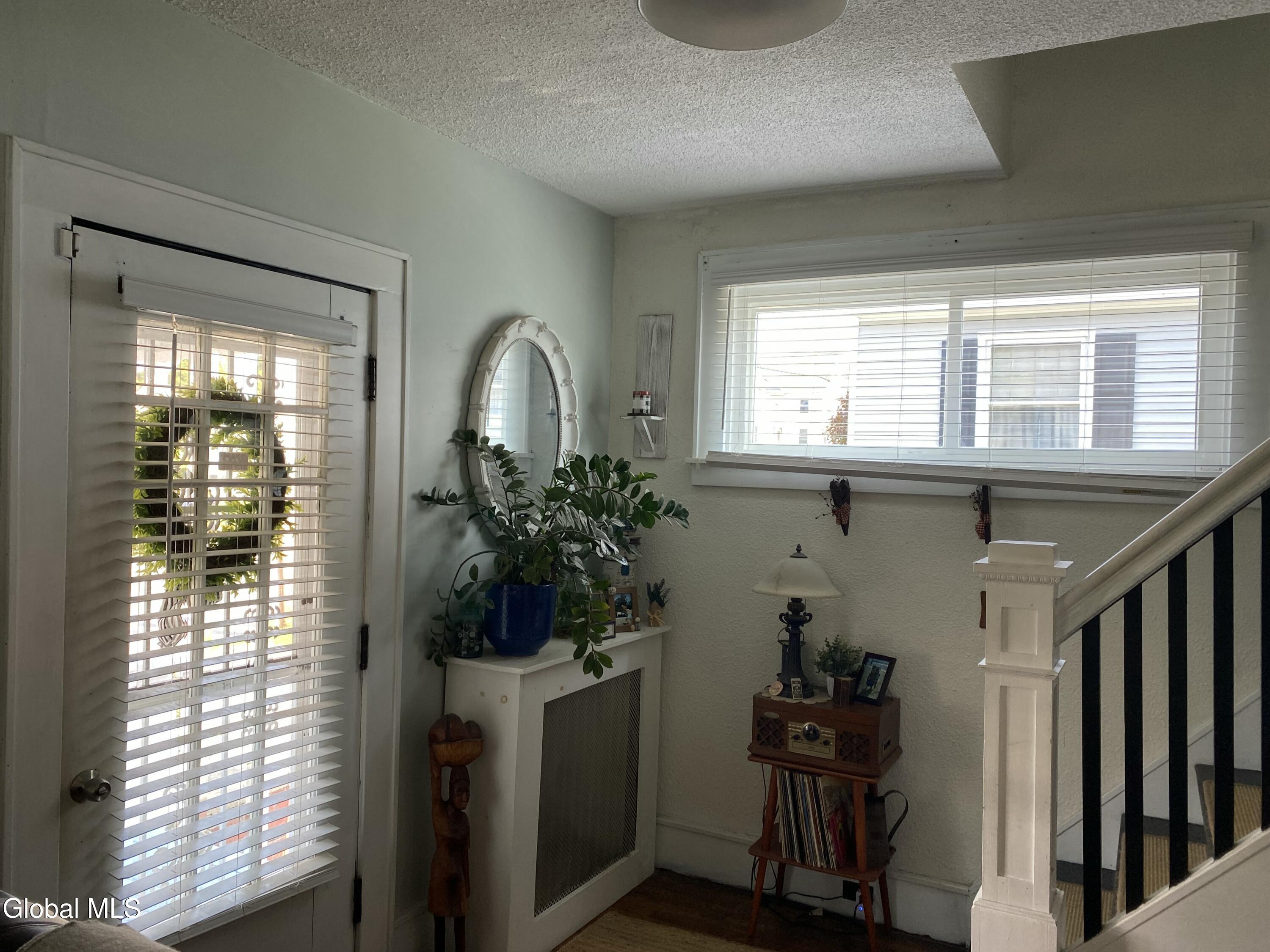 191 Brookside Avenue Amsterdam NY 12010