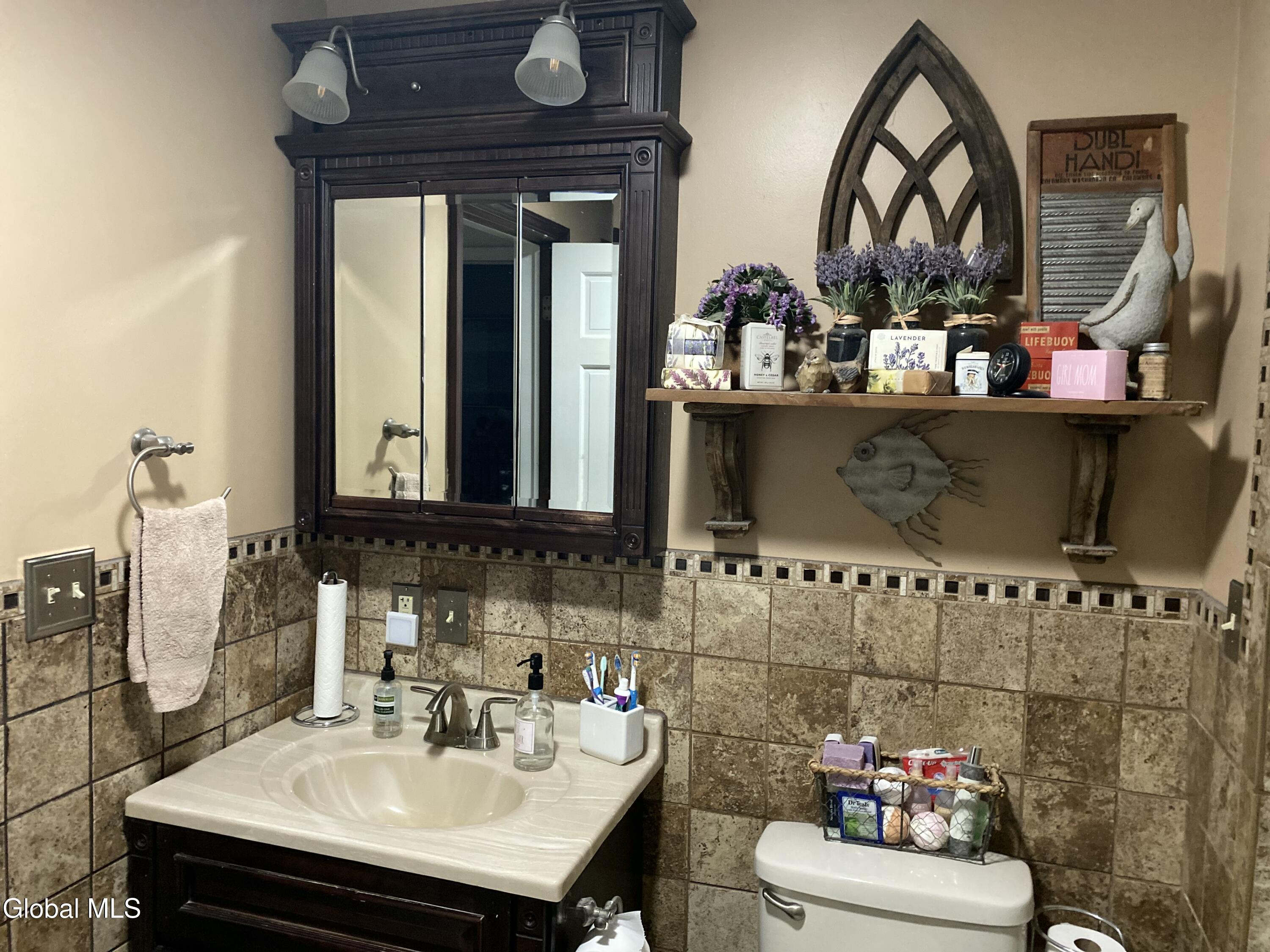 191 Brookside Avenue Amsterdam NY 12010