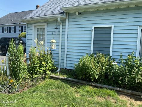 191 Brookside Avenue Amsterdam NY 12010