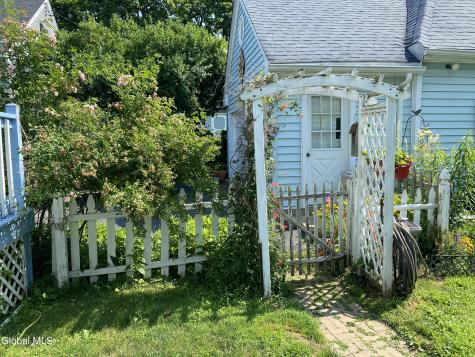 191 Brookside Avenue Amsterdam NY 12010