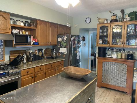 191 Brookside Avenue Amsterdam NY 12010