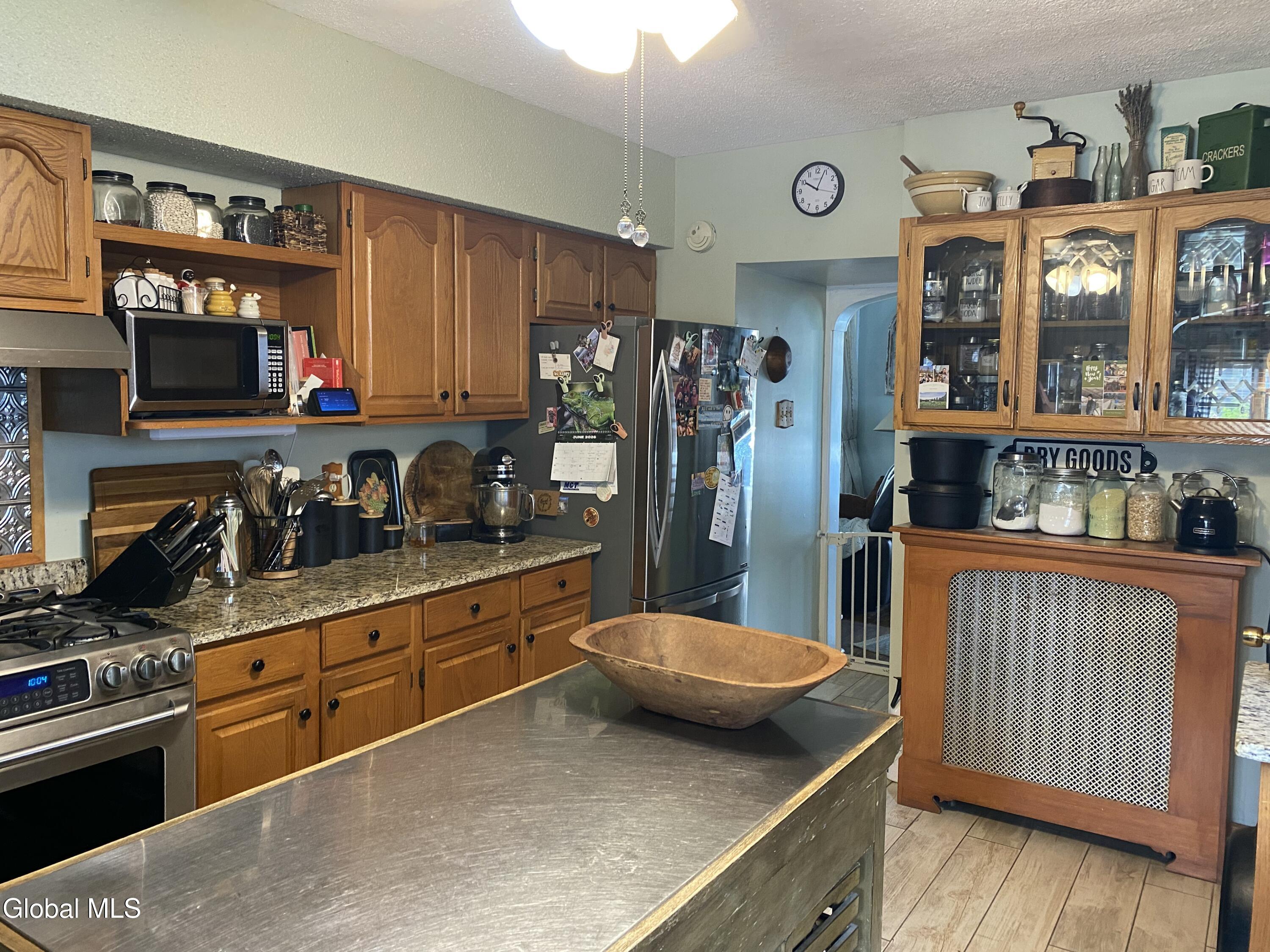 191 Brookside Avenue Amsterdam NY 12010
