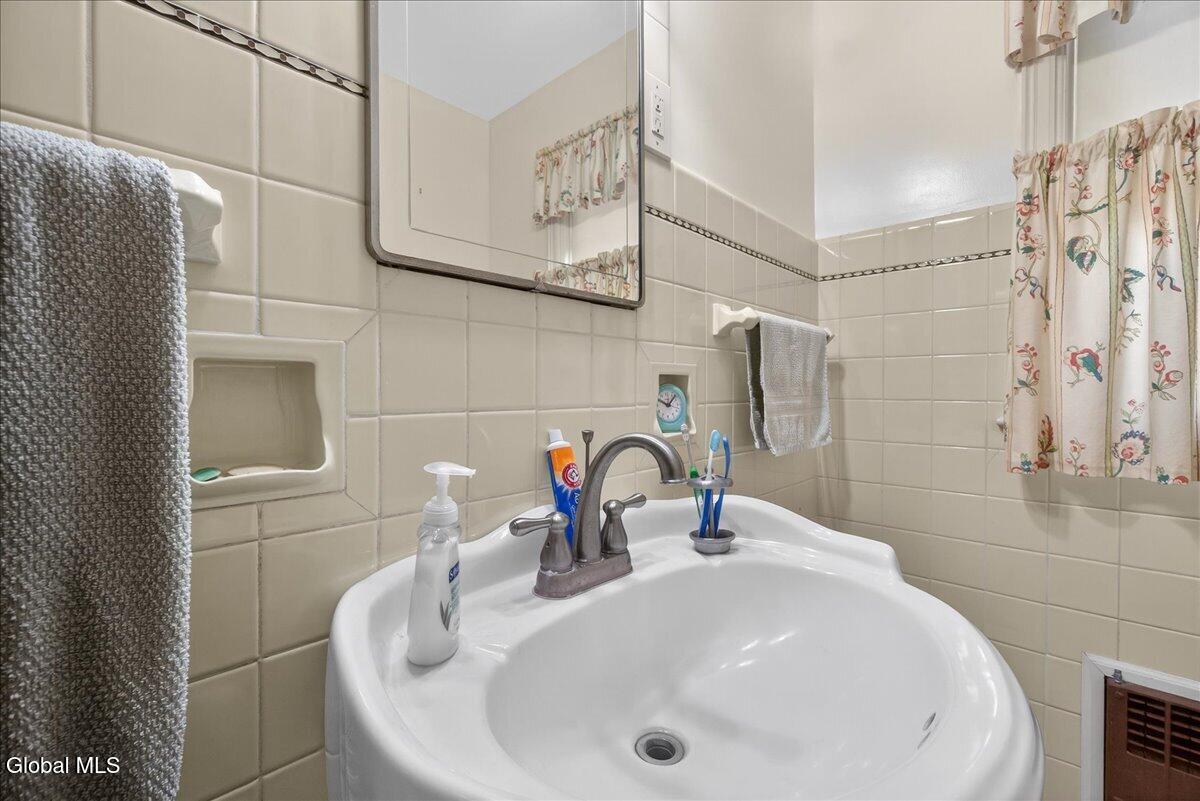 227 Sugar Hill Road Rexford NY 12148
