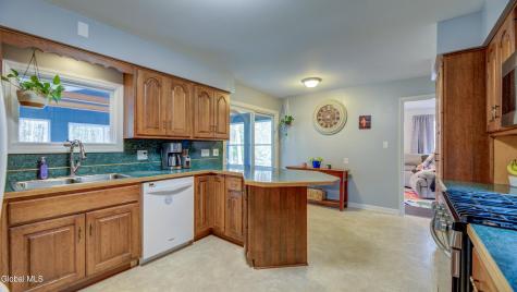 8 Pinewood Drive Glenville NY 12302