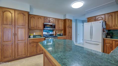 8 Pinewood Drive Glenville NY 12302