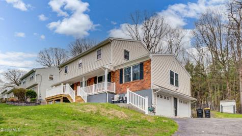 8 Pinewood Drive Glenville NY 12302