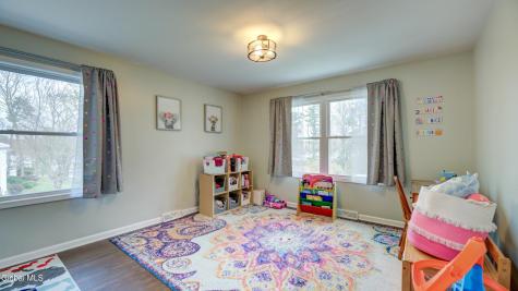 8 Pinewood Drive Glenville NY 12302
