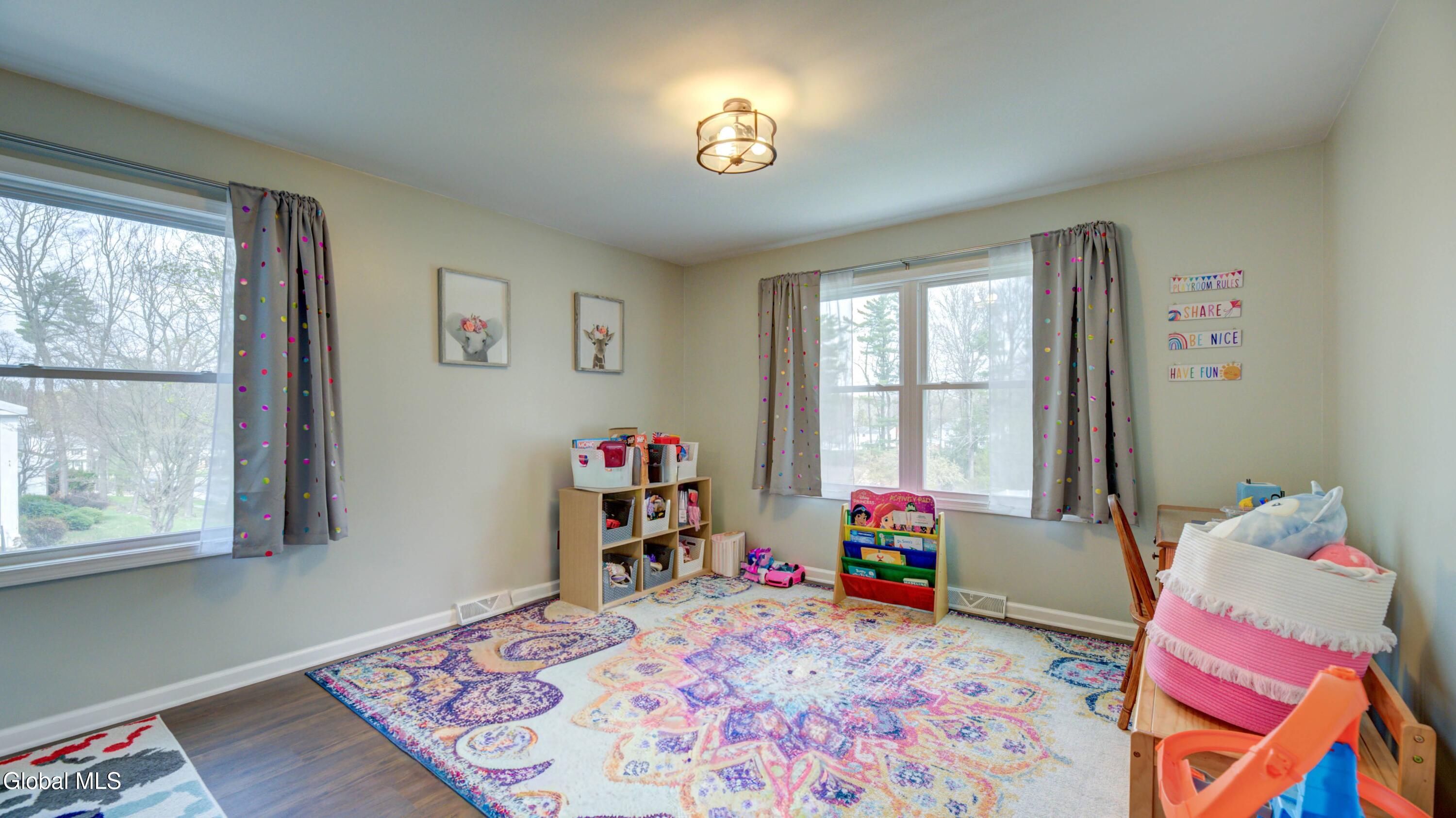 8 Pinewood Drive Glenville NY 12302
