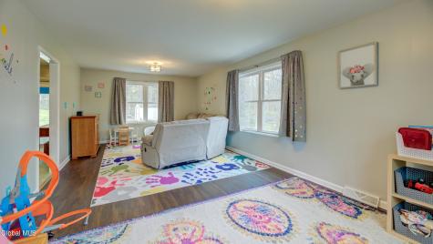 8 Pinewood Drive Glenville NY 12302
