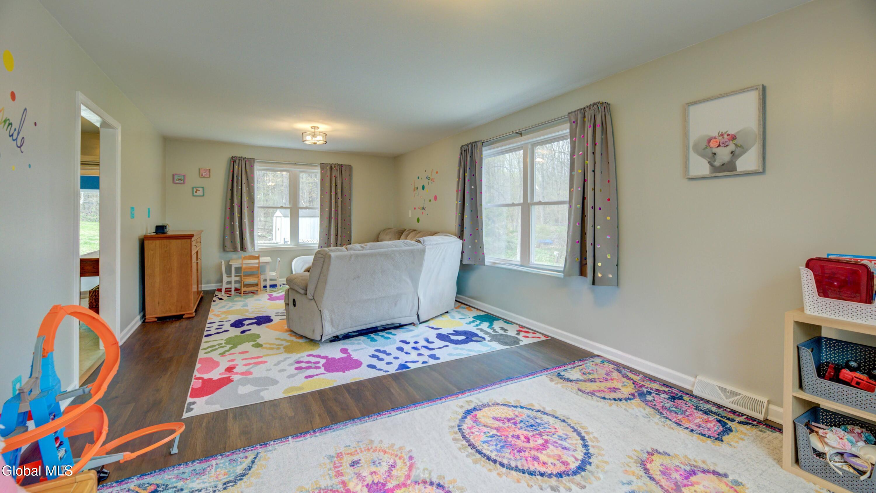 8 Pinewood Drive Glenville NY 12302