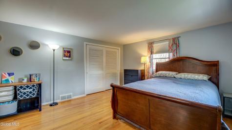 8 Pinewood Drive Glenville NY 12302