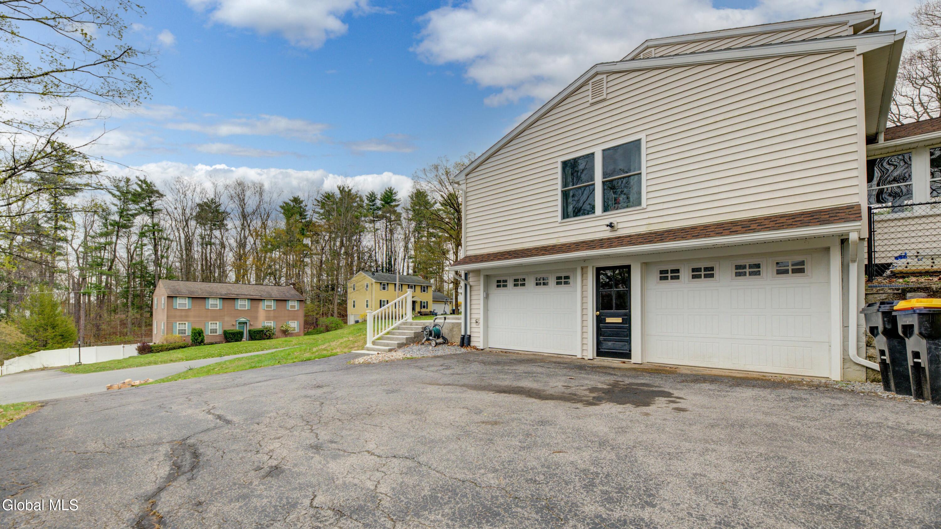 8 Pinewood Drive Glenville NY 12302