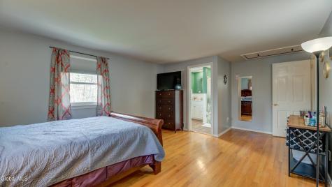 8 Pinewood Drive Glenville NY 12302