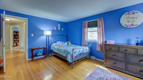 8 Pinewood Drive Glenville NY 12302