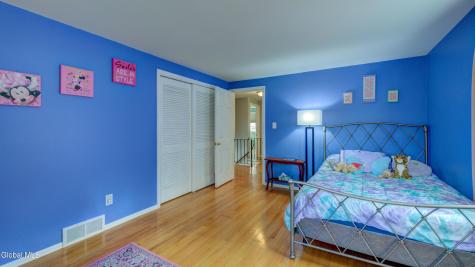 8 Pinewood Drive Glenville NY 12302