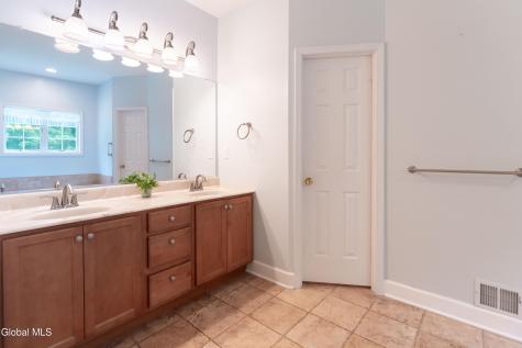 63 Chadwycke Court Valatie NY 12184