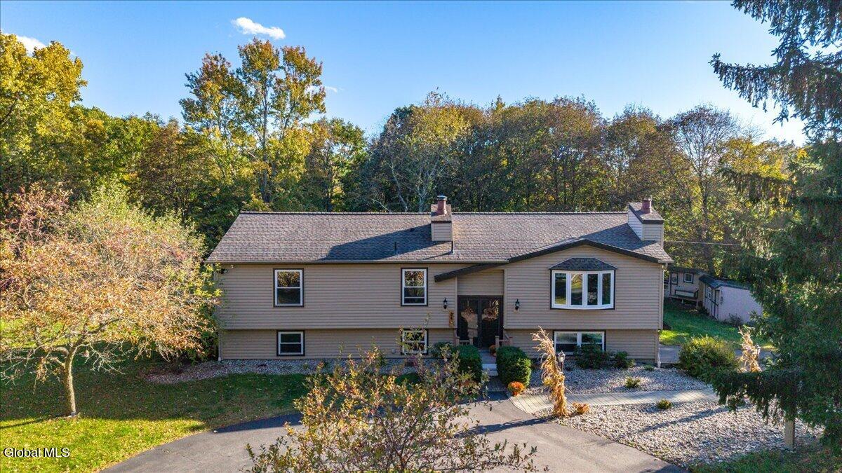 24 Pickering Lane Troy NY 12180