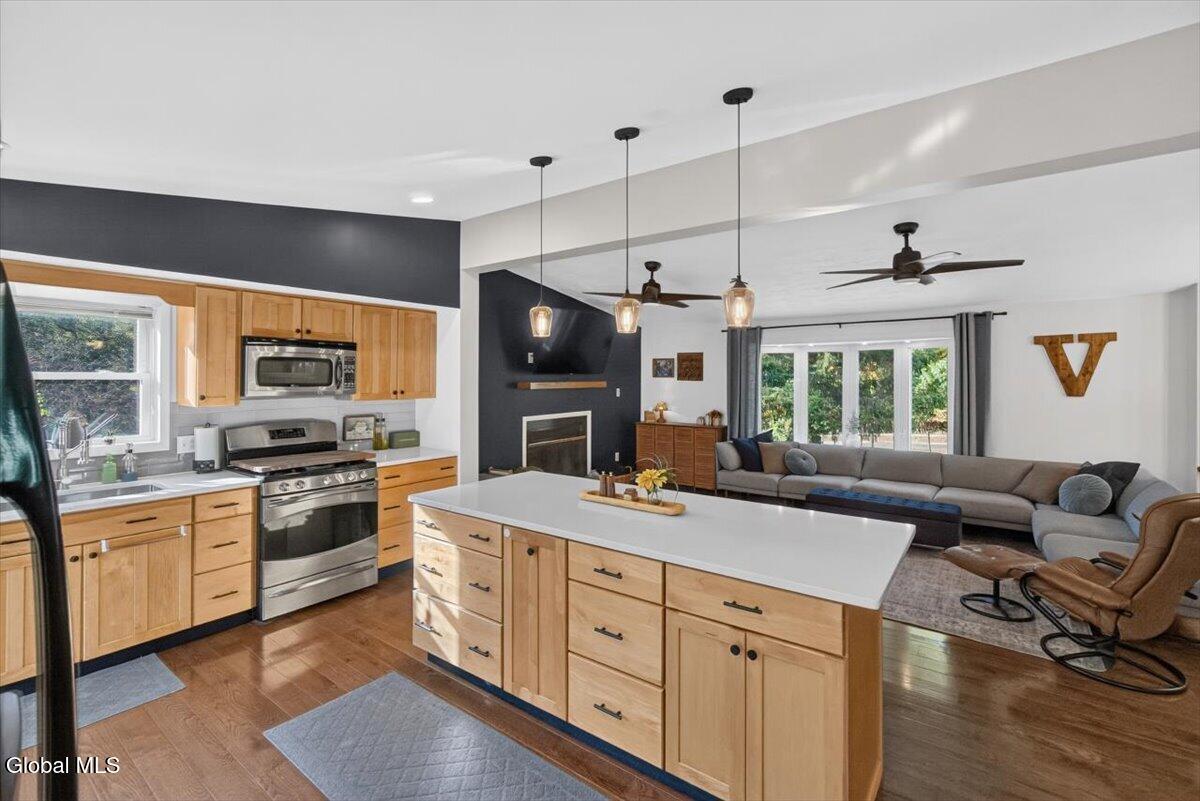 24 Pickering Lane Troy NY 12180