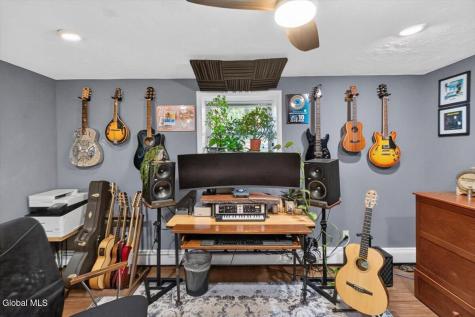24 Pickering Lane Troy NY 12180