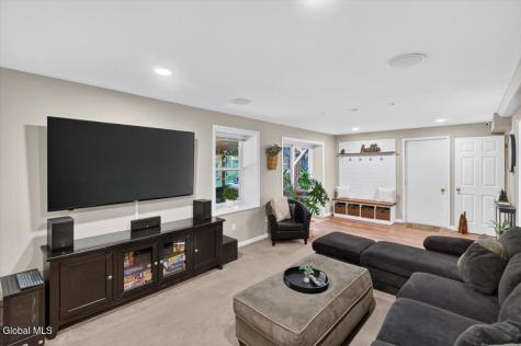 24 Pickering Lane Troy NY 12180