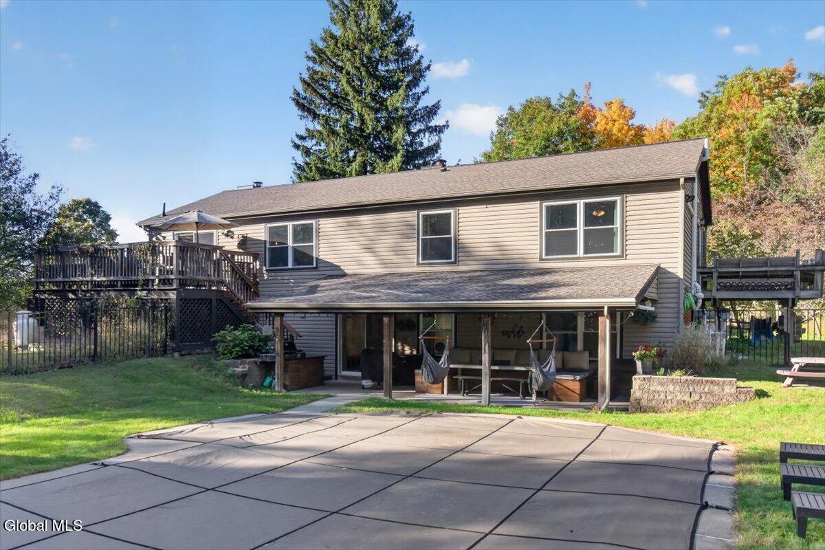 24 Pickering Lane Troy NY 12180