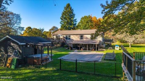 24 Pickering Lane Troy NY 12180