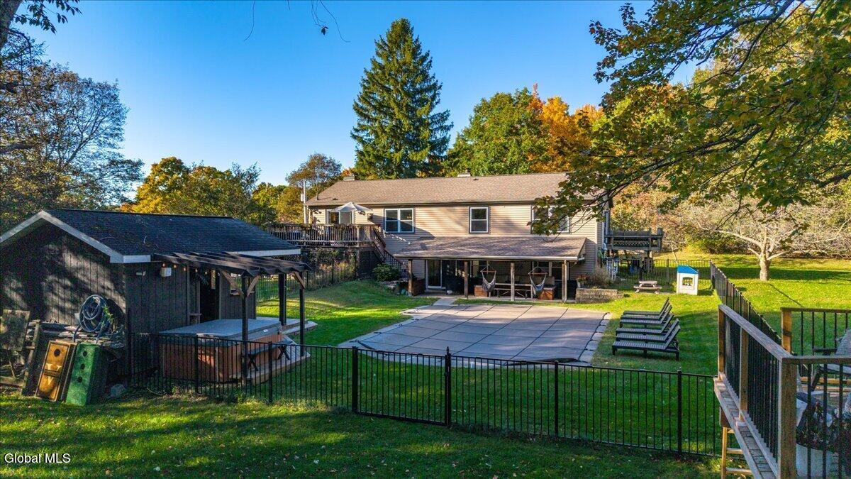24 Pickering Lane Troy NY 12180