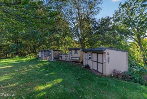 24 Pickering Lane Troy NY 12180