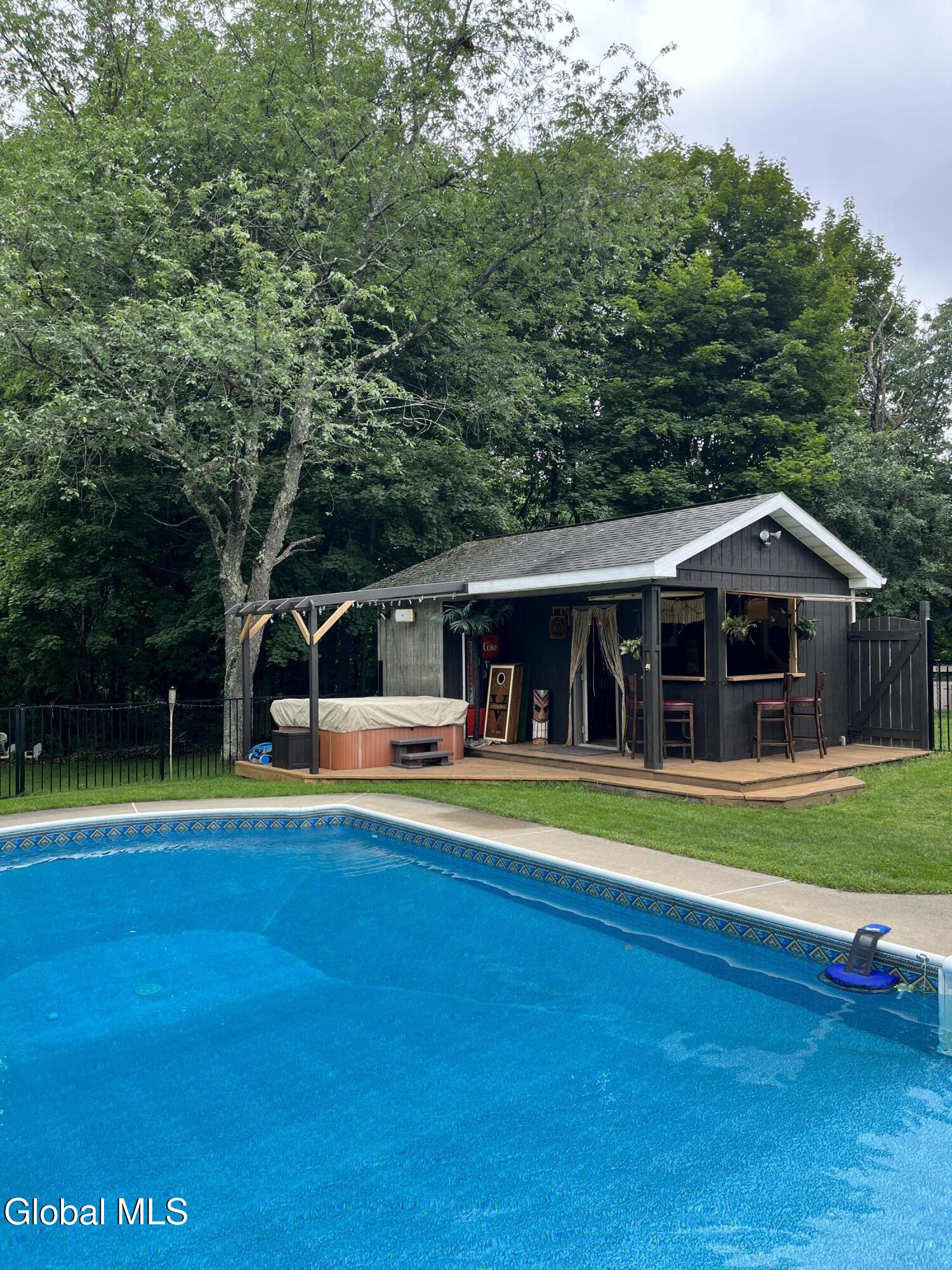 24 Pickering Lane Troy NY 12180