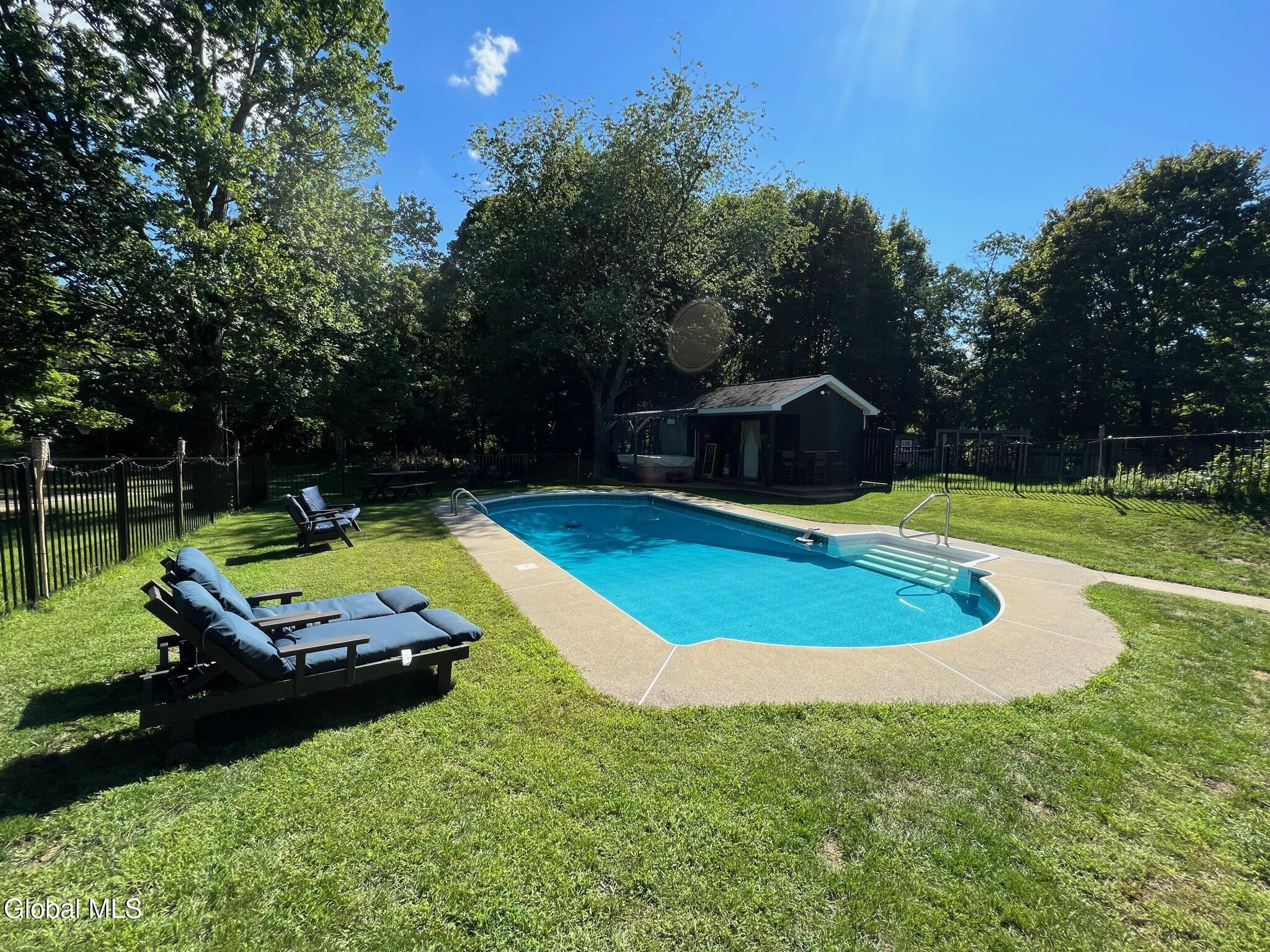 24 Pickering Lane Troy NY 12180