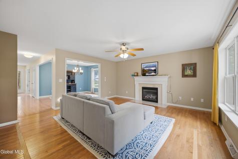 8 Stafford Way Gansevoort NY 12831