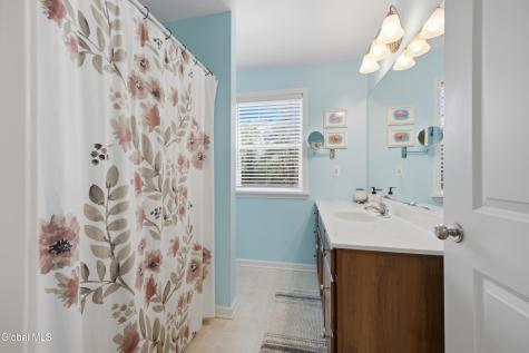 8 Stafford Way Gansevoort NY 12831