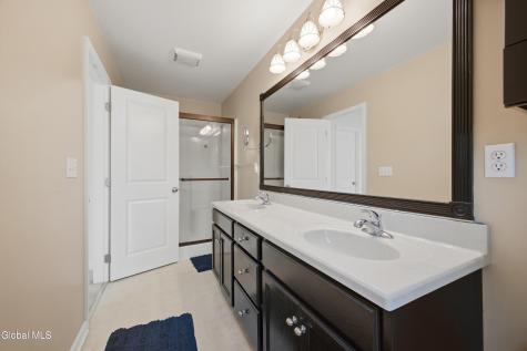 8 Stafford Way Gansevoort NY 12831