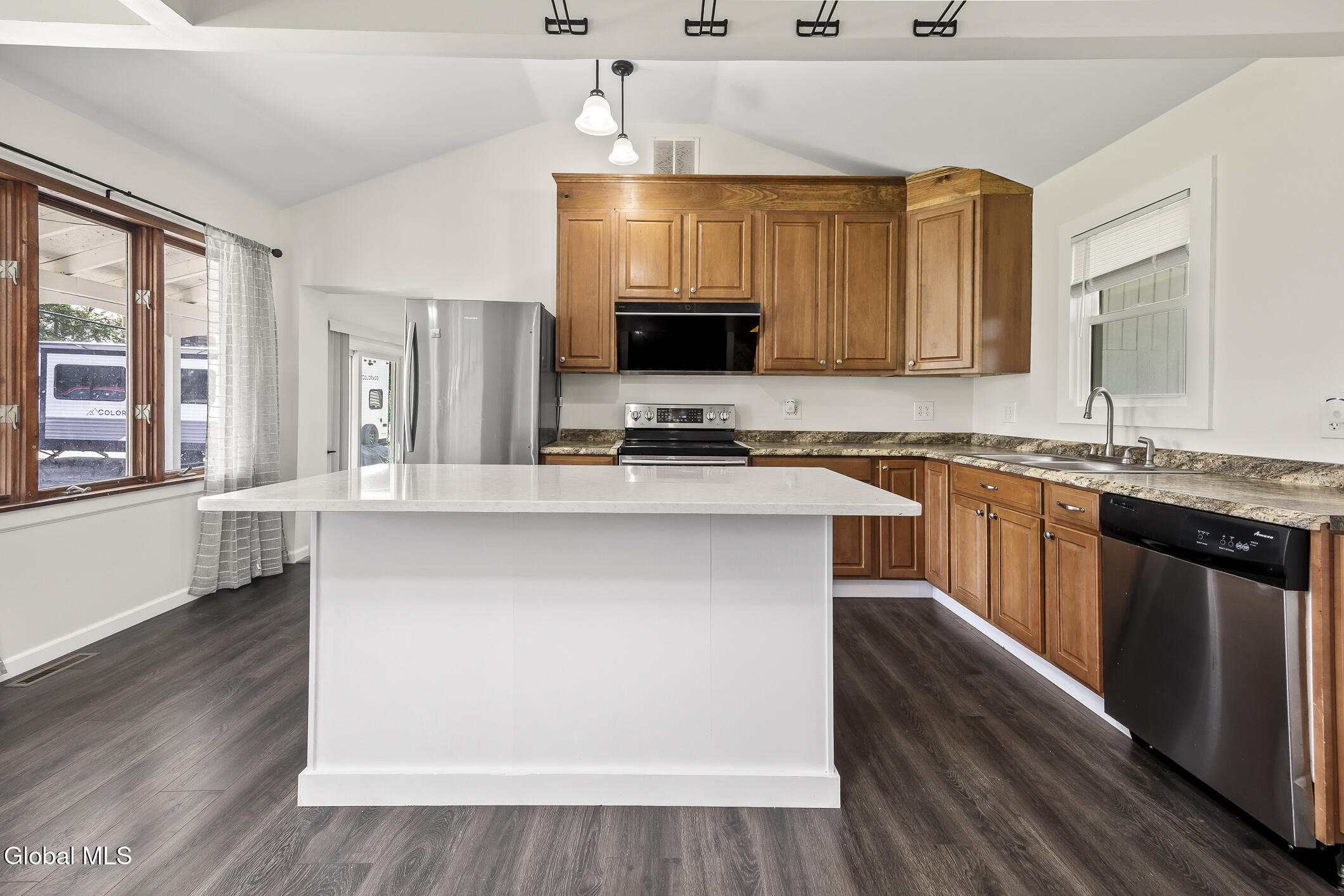 187 New York 9j Hudson NY 12534