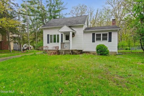 633 Fillmore Avenue Niskayuna NY 12304