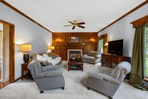 34 Devonshire Way Halfmoon NY 12065