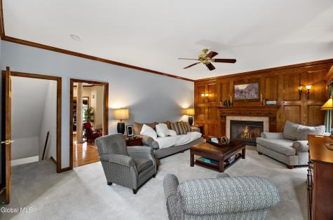 34 Devonshire Way Halfmoon NY 12065