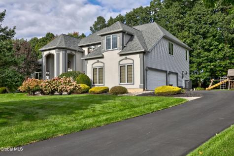 34 Devonshire Way Halfmoon NY 12065