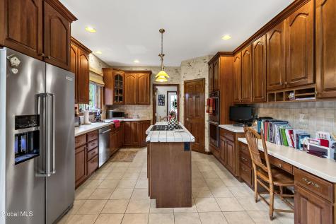 34 Devonshire Way Halfmoon NY 12065