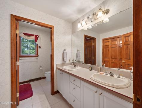34 Devonshire Way Halfmoon NY 12065