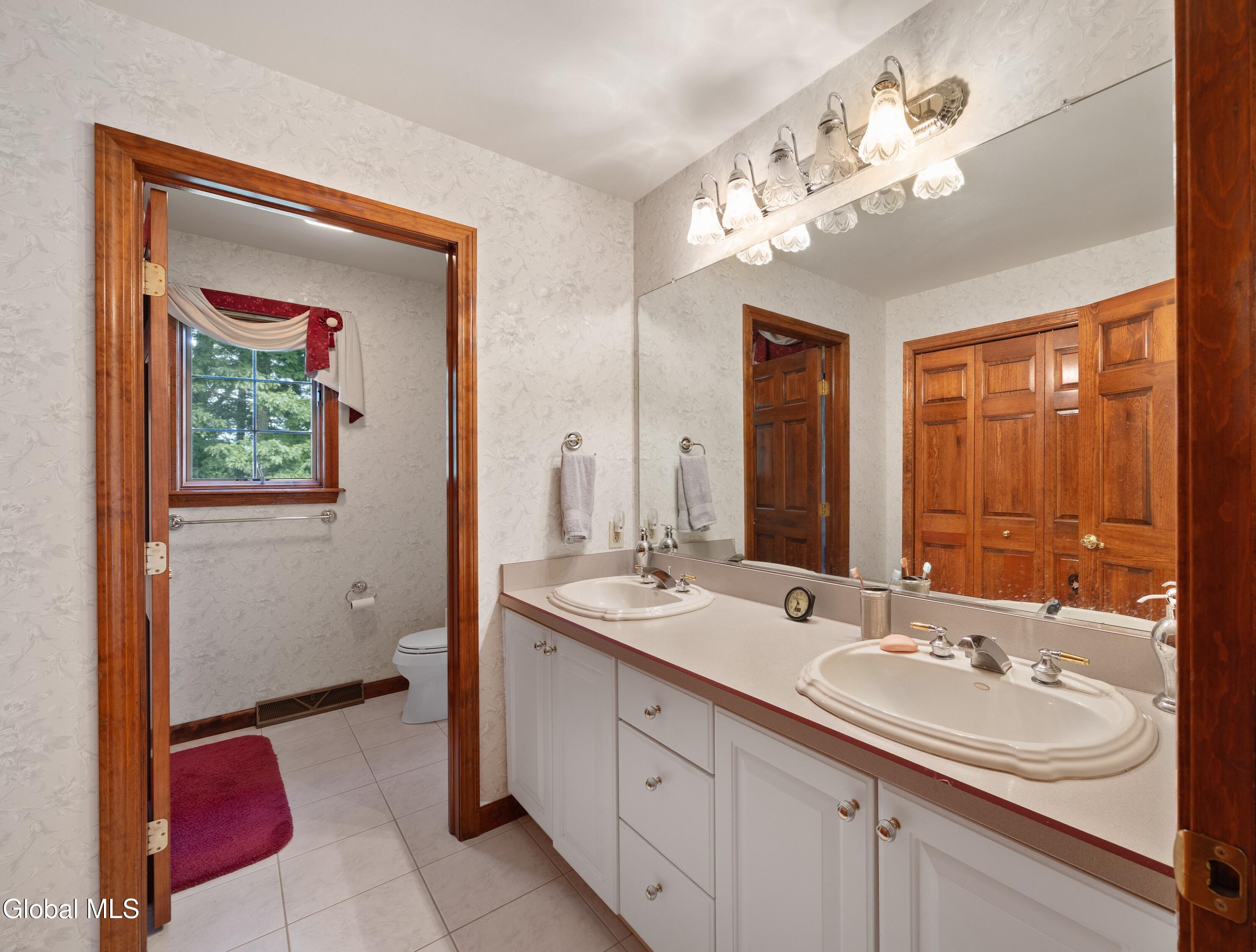 34 Devonshire Way Halfmoon NY 12065