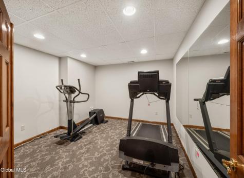 34 Devonshire Way Halfmoon NY 12065