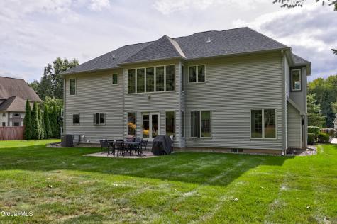 34 Devonshire Way Halfmoon NY 12065
