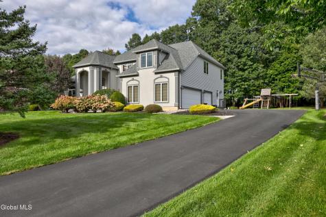 34 Devonshire Way Halfmoon NY 12065
